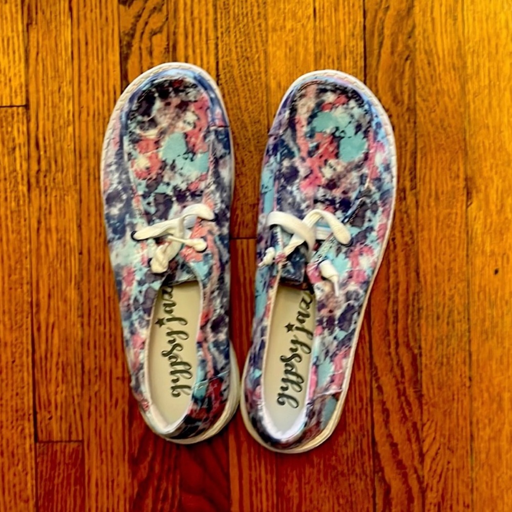 Colorful gypsy jazz shoes